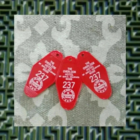 Overlook Hotel Keychain - Picture 5 of 7